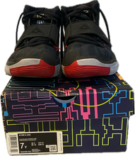 Load image into Gallery viewer, KYRIE 6 (GS) SZ 7Y BLACK UNIVERSITY RED
